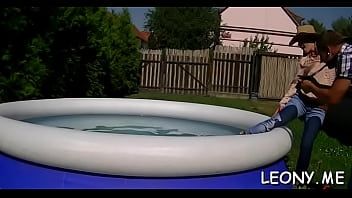 Redare Adorabilă Leony Aprill își face verificarea cuchului