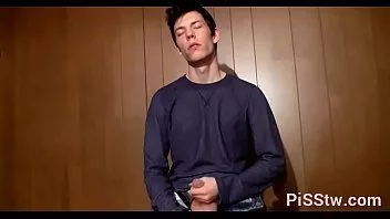 play Dragoste homosexuală pisică în scene de grup