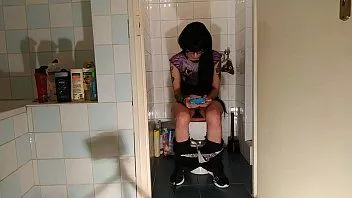 play Sexy goth teen pee & s. while play with her phone pt2 hd