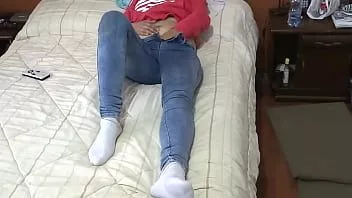 play Frumoasa soră a soției mele se arată, se masturbează, urinează înainte de a o tragi în fund