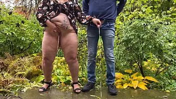 Play The couple that pees together stays together