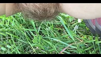 Jouer Pipi risqué en dehors de la compilation à la nature
