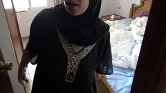 play Tetangga Muslim kesal dari vaginanya yang berbulu saat difilmkan