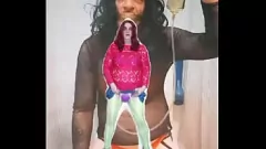 play Biseksualna Sissy Crossdresser Pissing jak profesjonalista w prawdziwym domowym filmie