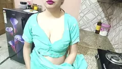 play Hindi Amateur Deep Gthroat w kuchni: indyjskie duże piersi i seks analny