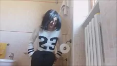play Sensual Toilet Encounter: Peeing Cutie Savannah's Sexy Amateur Session